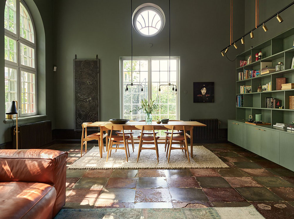 瑞典绿意盎然的前教堂住宅-1