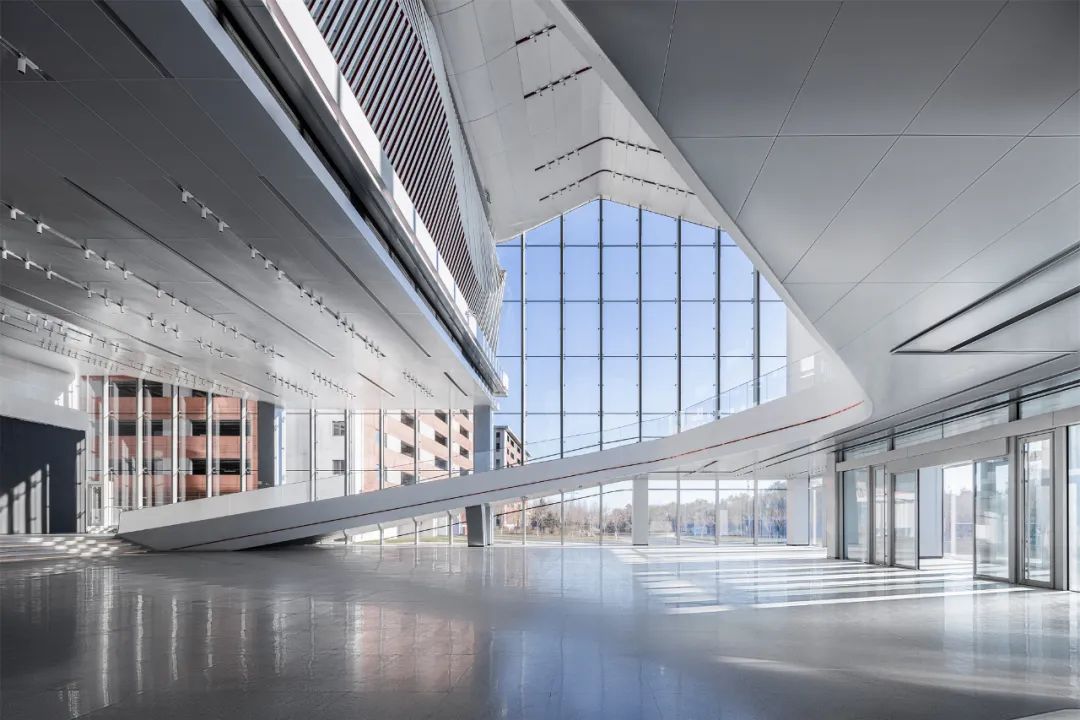 飞扬流线：旗境创新展示空间 / 华工设计院-9