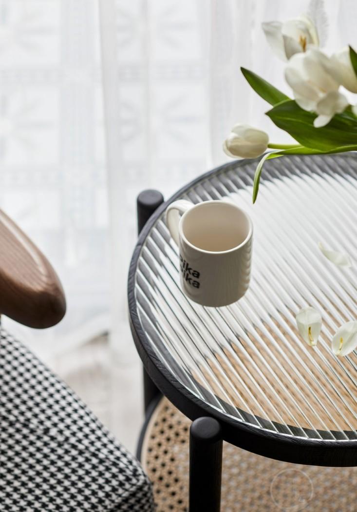 薄荷夏日,书柜壁炉打造清雅空间-6