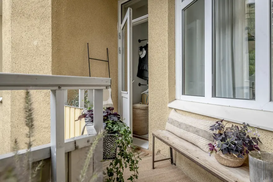 瑞典极简白色公寓,完美融合复古与现代元素-26