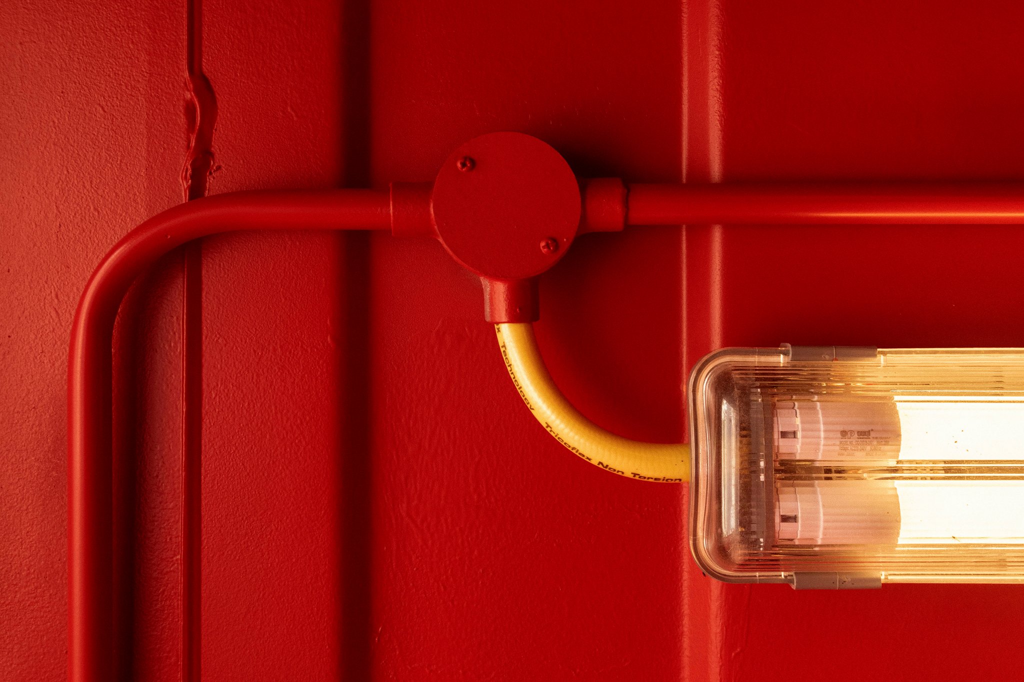 废弃集装箱变身高颜值快闪店丨Weft-11