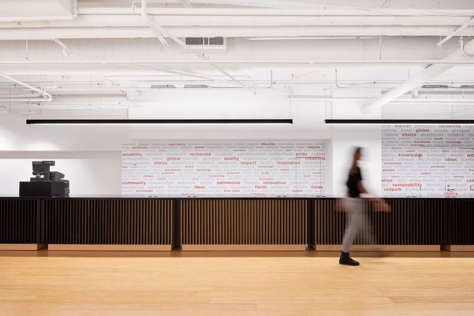 麦大校外自由空间 | Le James 书店设计-28