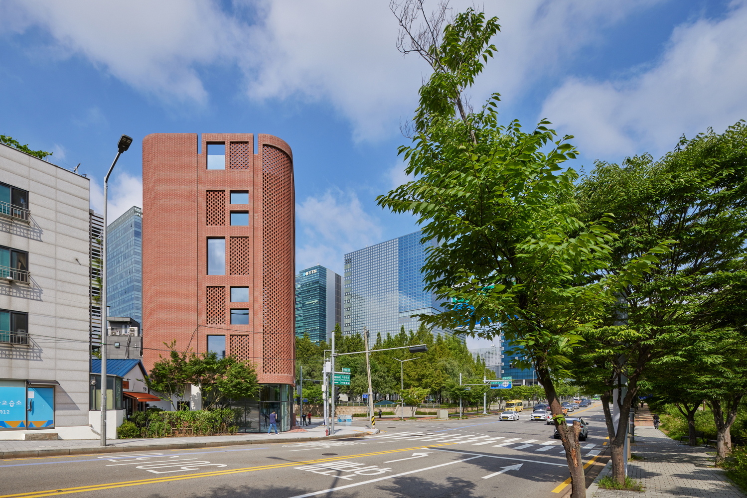韩国 DADAM 商业和办公楼-8