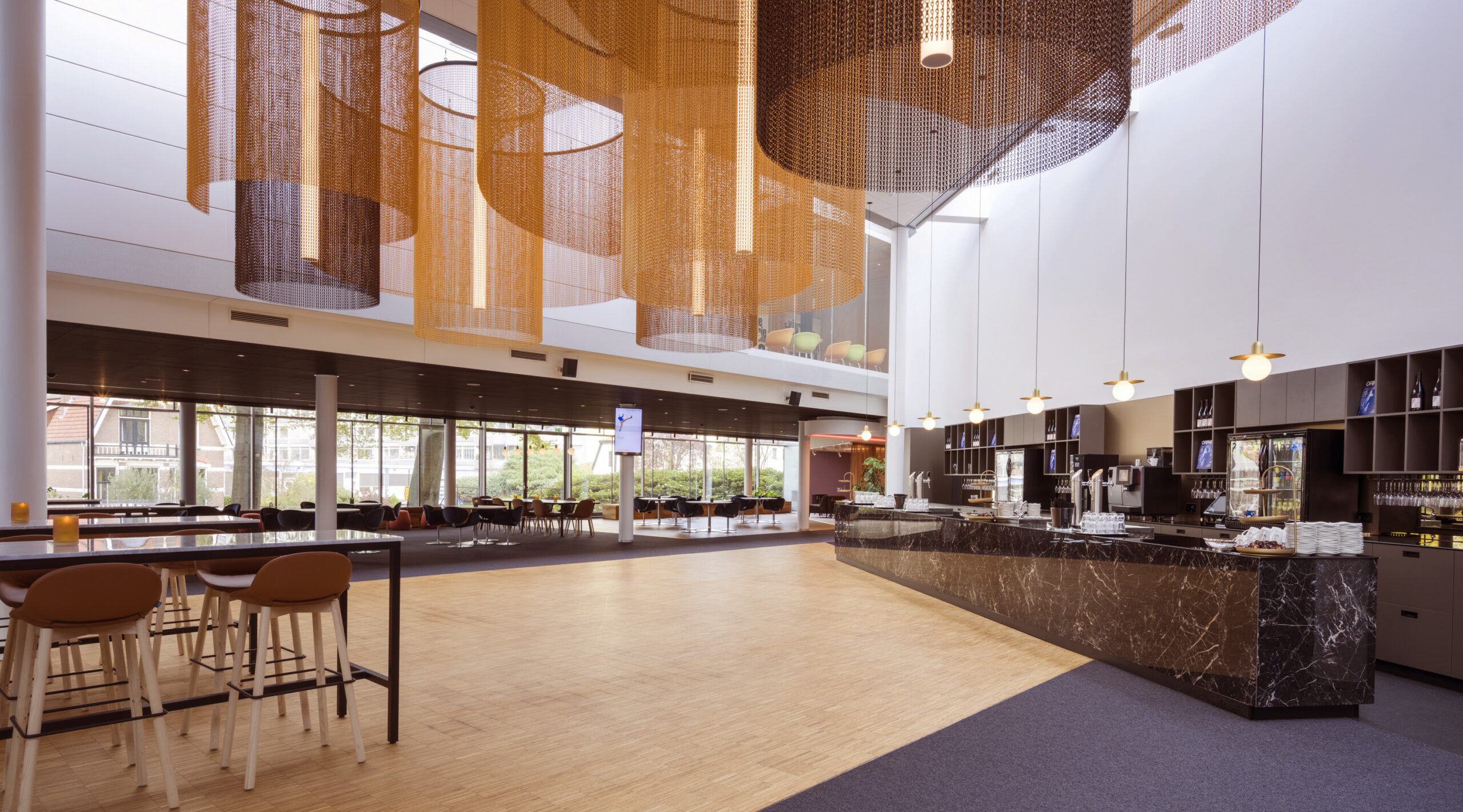 Foyer en VIP-lounge theater & congres Orpheus - HEYLIGERS architects-0