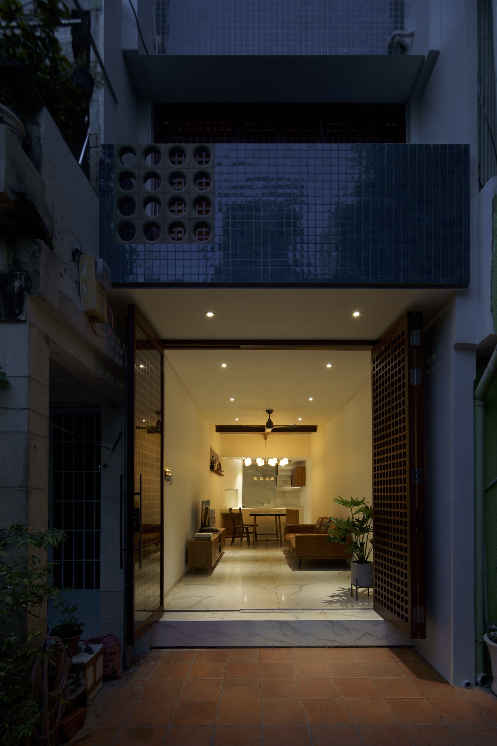 更靠近的房子丨越南胡志明市丨AD+studio-36