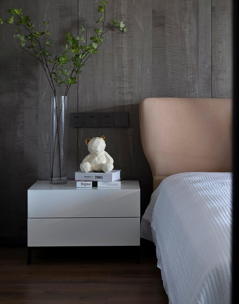 灰色调温馨别墅,午后光影下的和谐空间-27