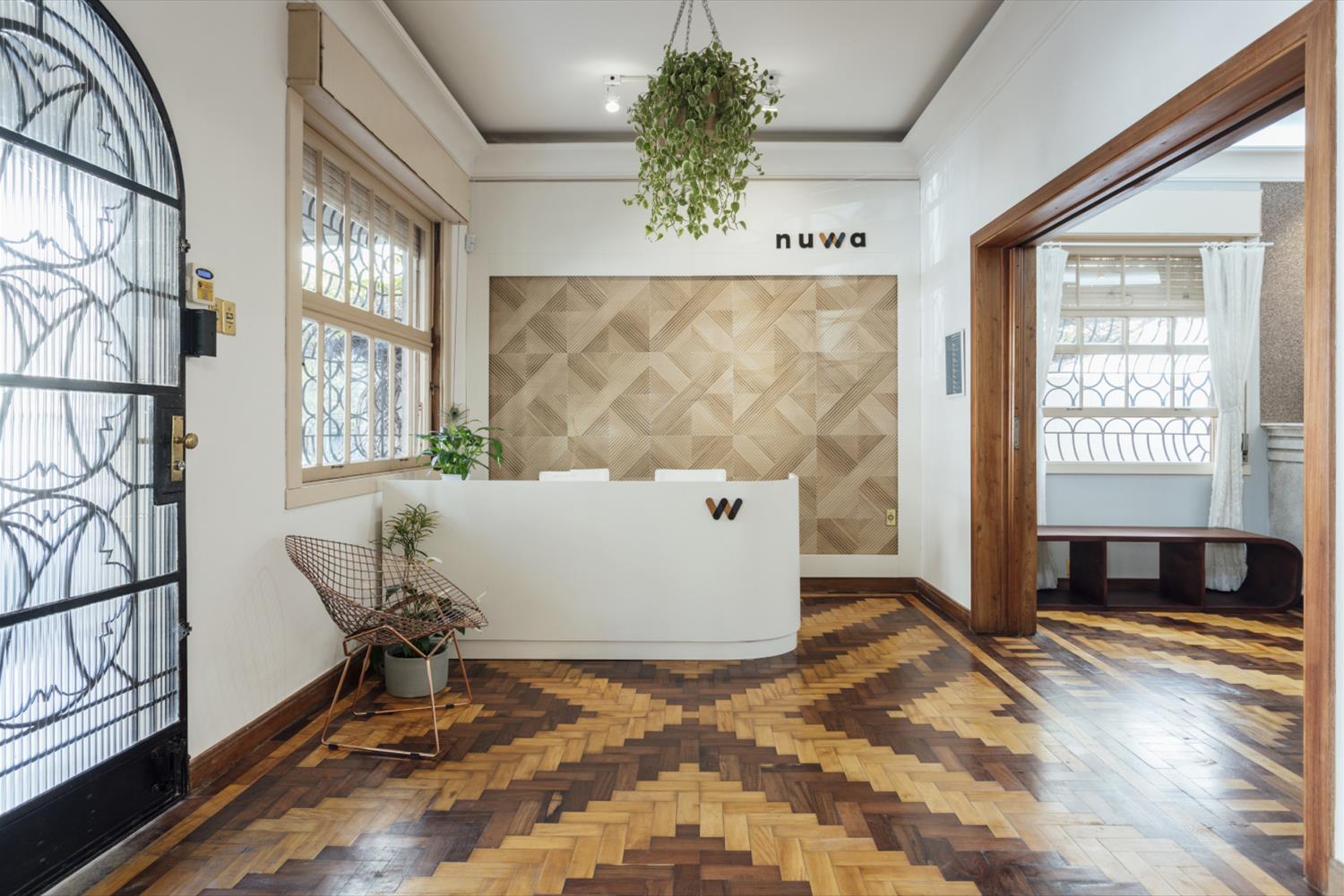 "巴西 Nuwa 女性共享办公空间，尊重历史建筑的现代设计"-5
