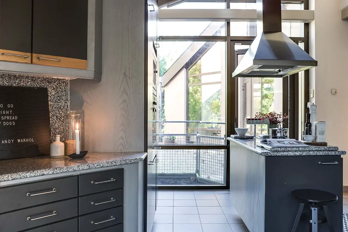 瑞典现代玻璃屋，室内外边界消融，尽享四季美景-6