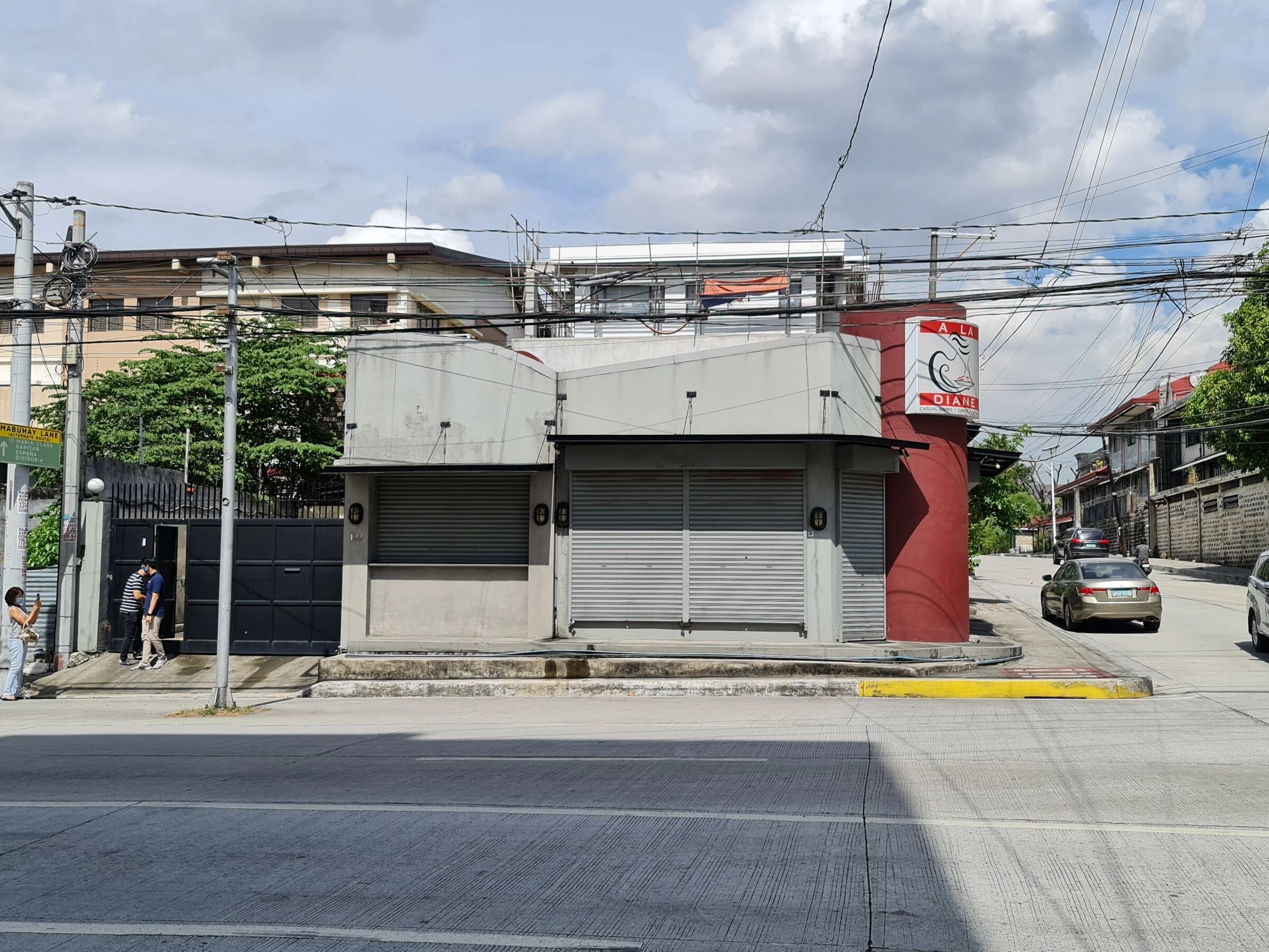 街角咖啡馆兼熟食店丨菲律宾马尼拉丨Sim Ateliers-16