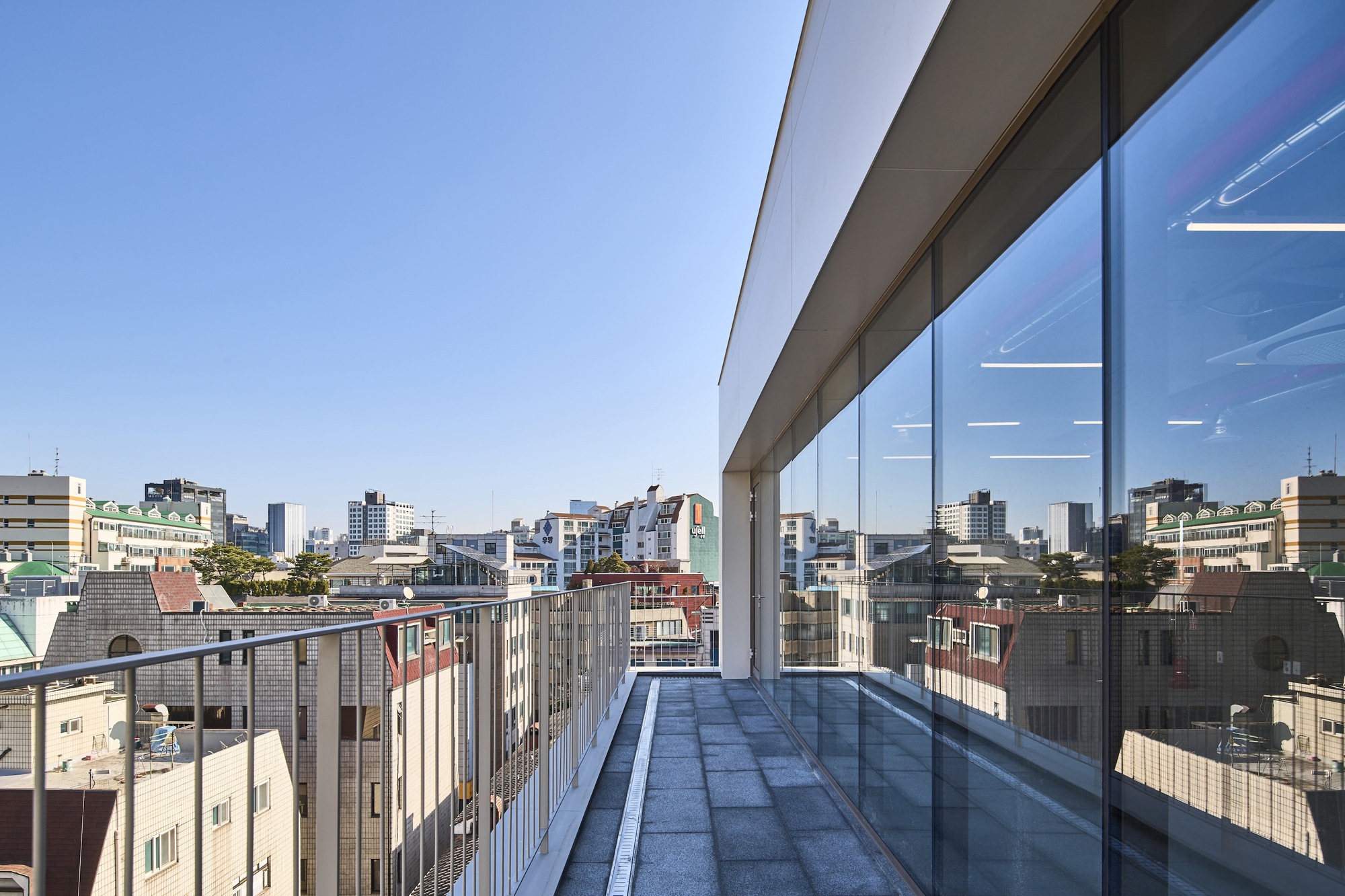 Seocho Staircase Neighborhood Living Facilities / mlnp architects-16