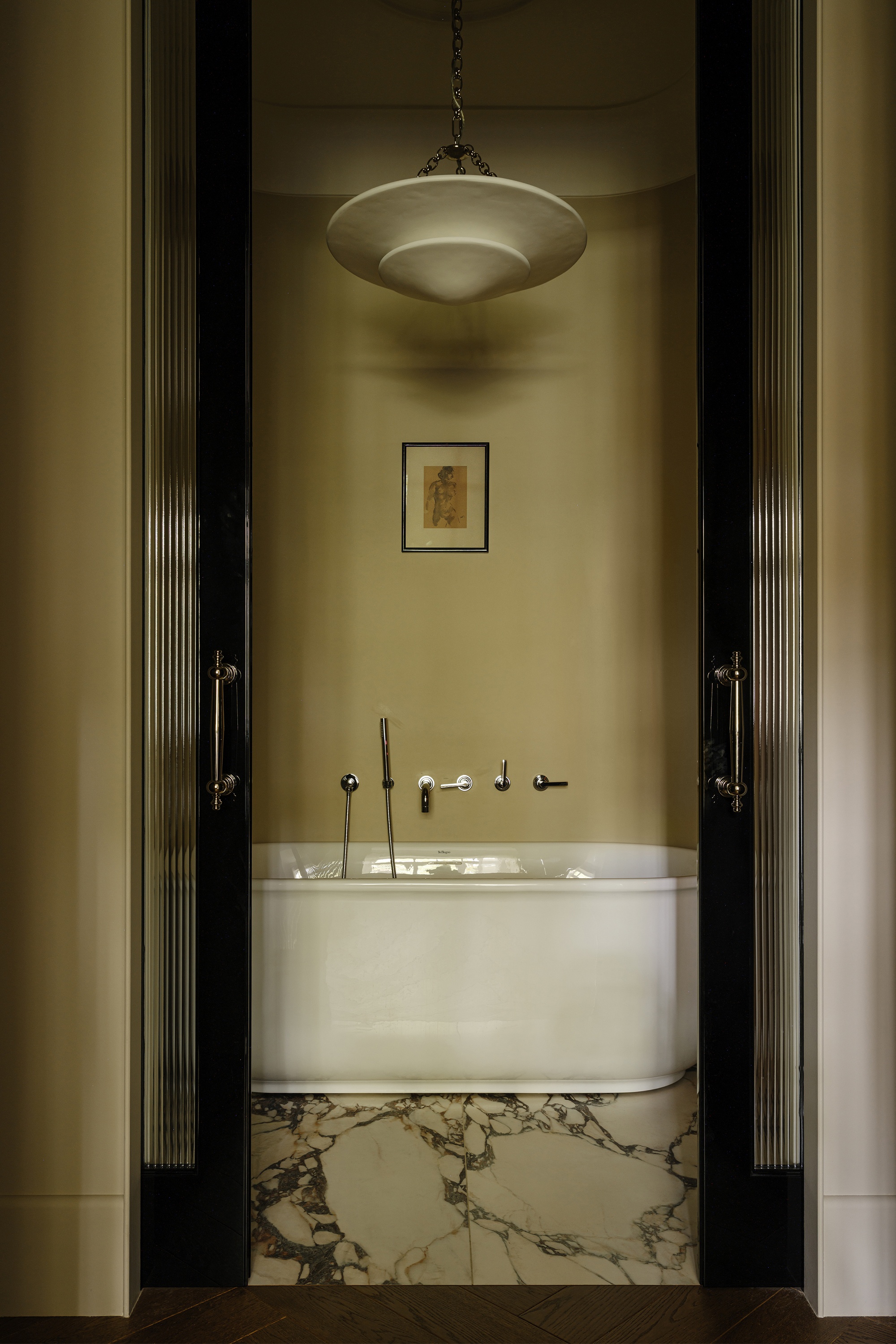 Elegant Apartment in Warm Tones : 当代设计表达丨Vera Lemeshko-32