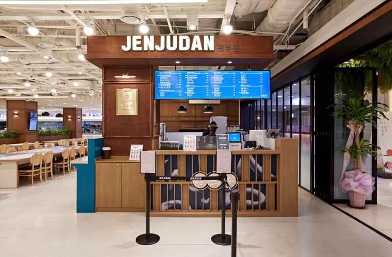 158 平米现代餐厅设计，打造白色与木纹的美食空间-19