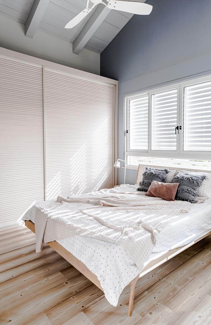 工业风姐妹合住双户住宅设计丨室内设计师雅艾尔·戈尔比茨-56