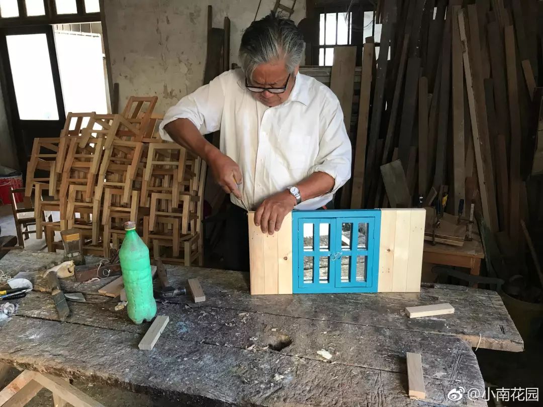 78岁爷爷改造荒废院子，为孙女建起一座花园-86