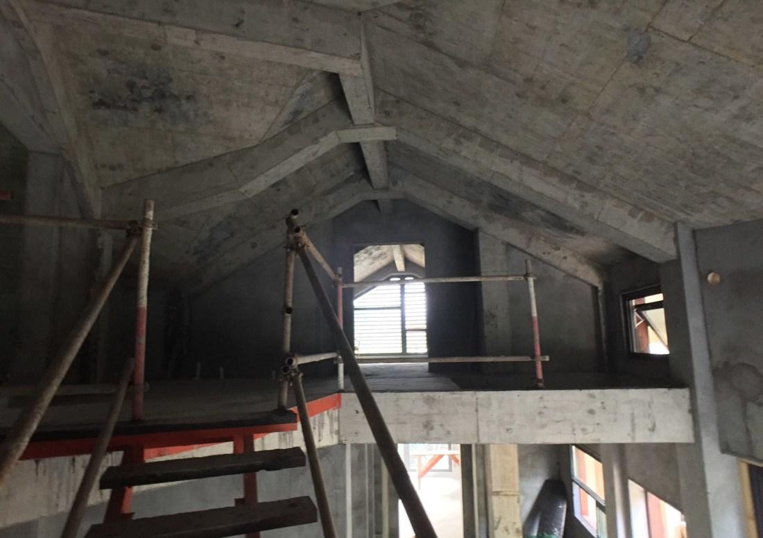 依山而立的雯雯之家 | 原木与化石的纯净邂逅-13