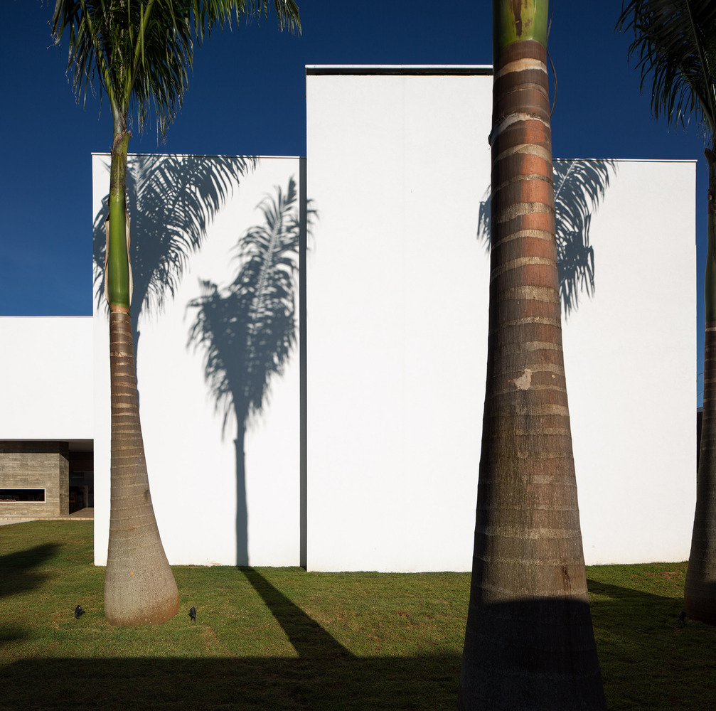 巴西"山谷之家" | 融入自然的私密空间-25