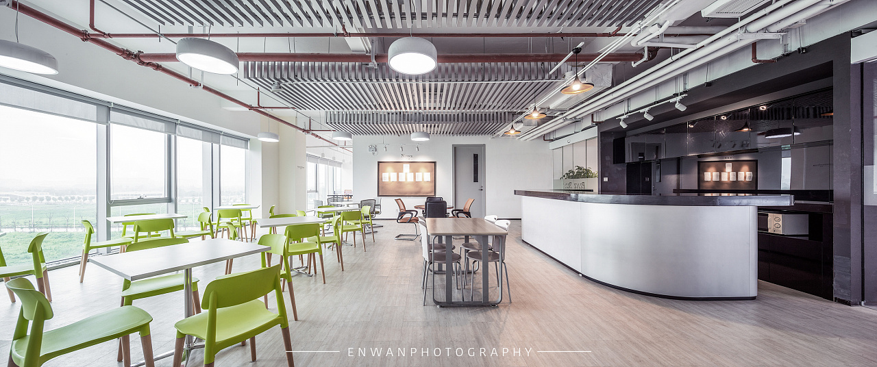 优鸿设计 服装公司办公室空间-3