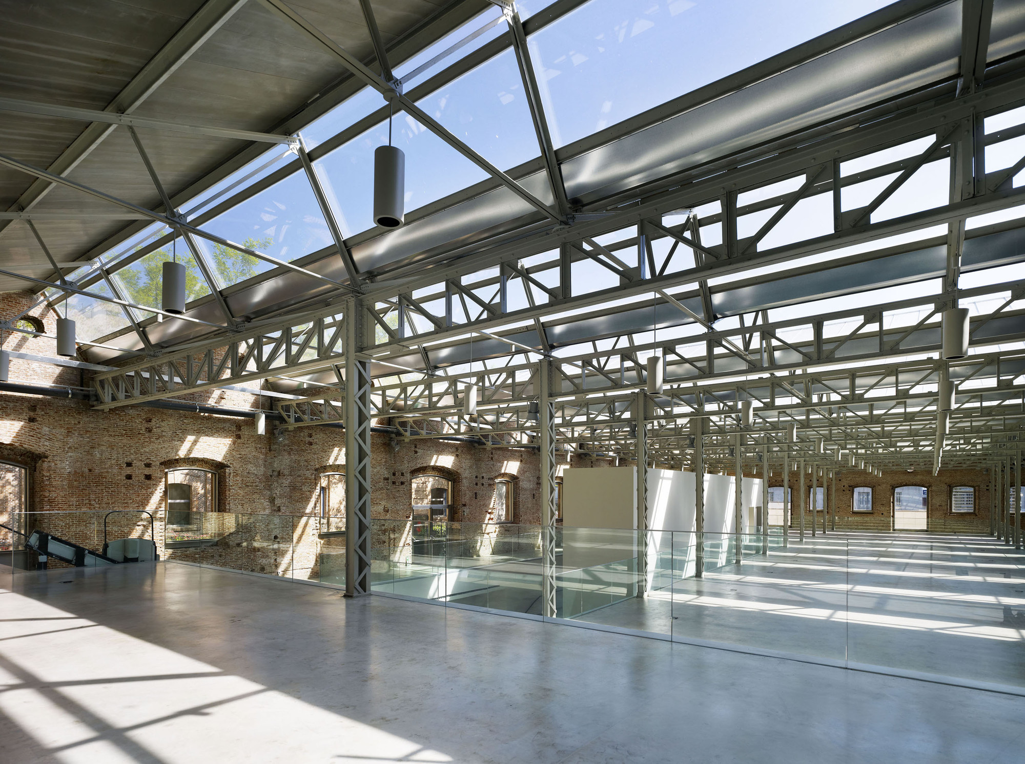 Daoíz y Velarde Cultural Center  Rafael De La-15