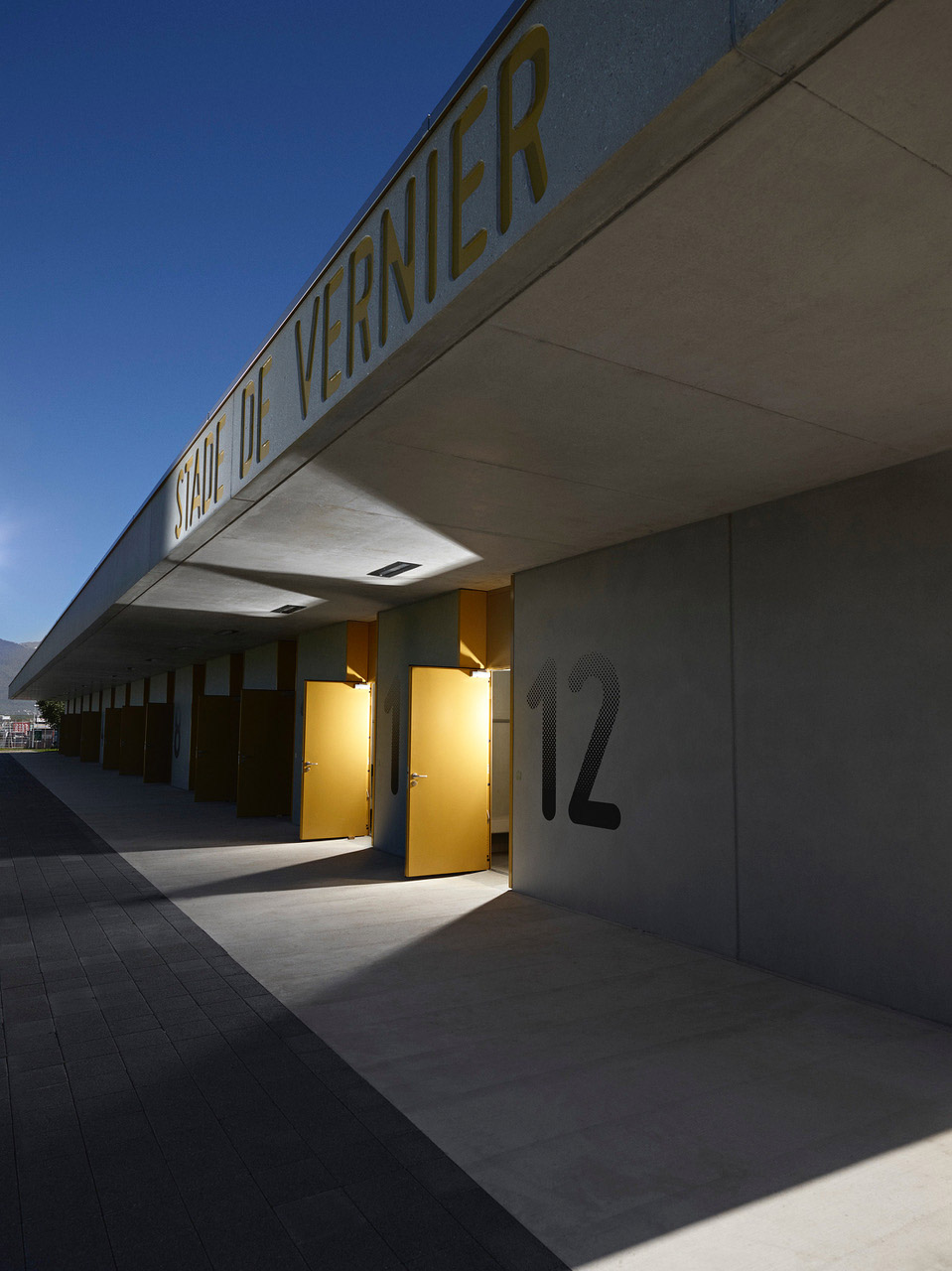 日内瓦 Vernier 运动场更衣室扩建，展现简约实用设计-25