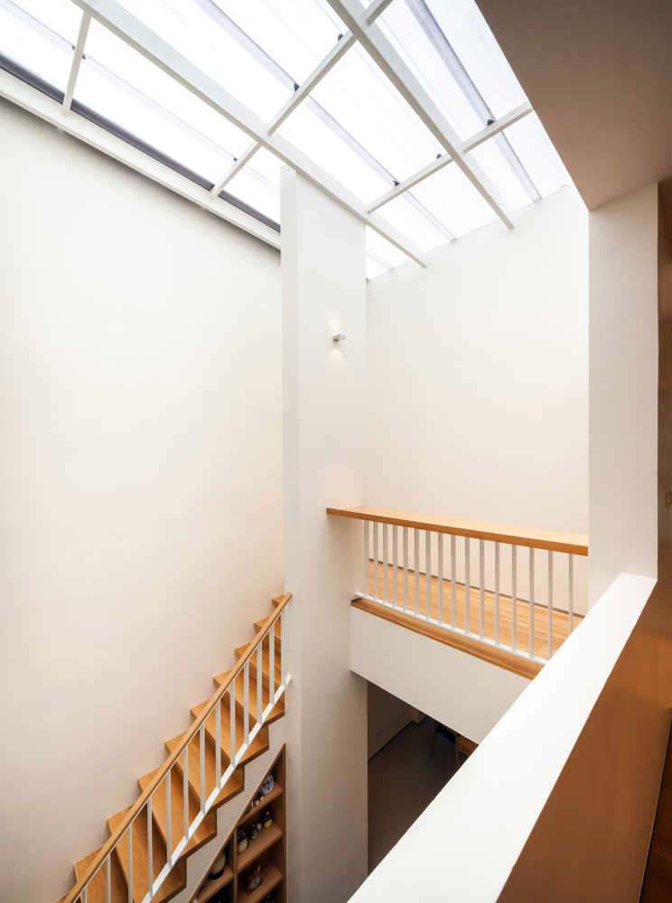 废弃联排别墅的轻盈翻新-49