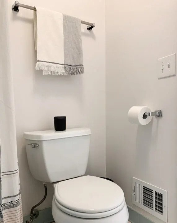 复古主卫生间改造为美观实用且时尚空间-23