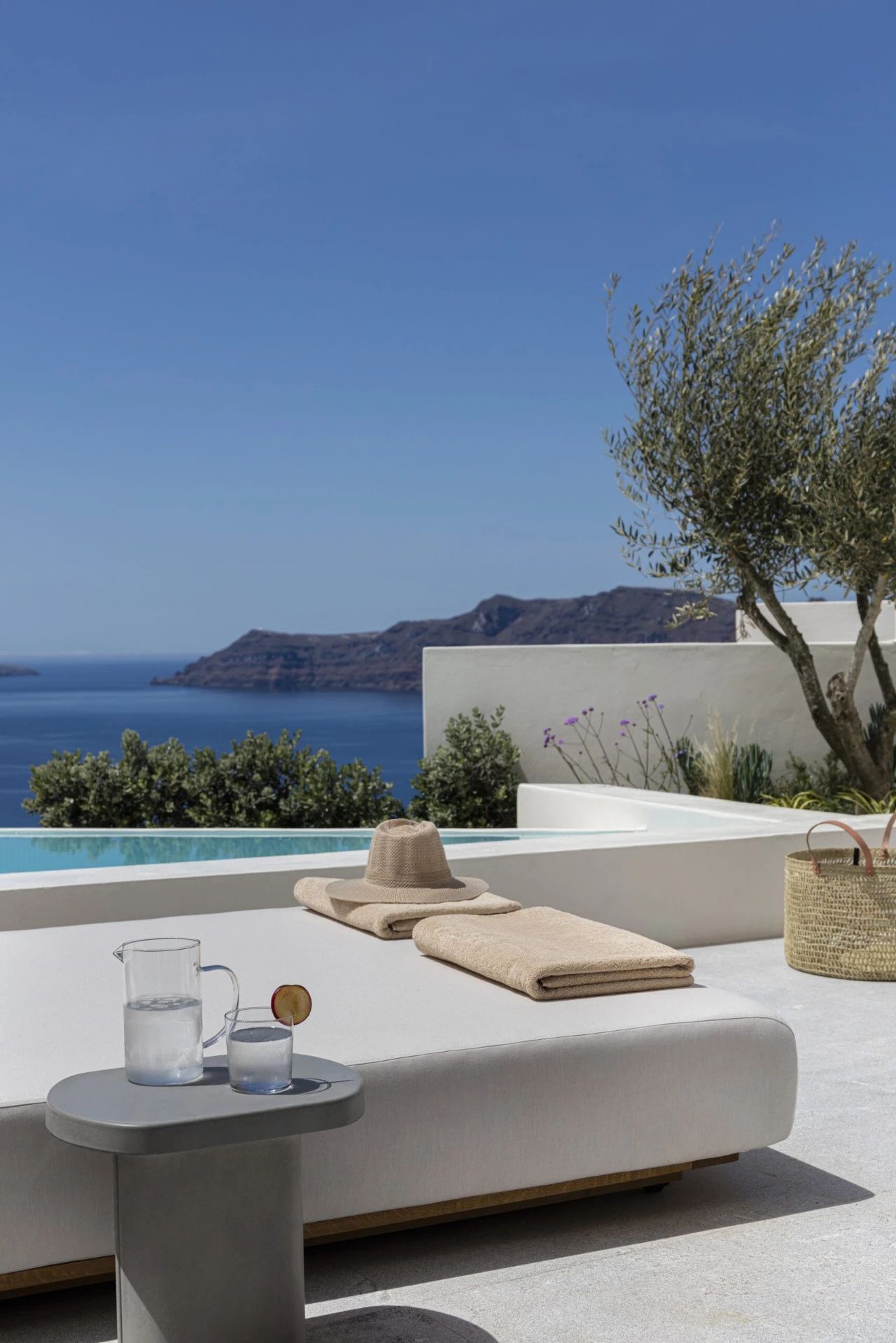 新作 圣托里尼又一！悬崖上的白色窑洞酒店-41