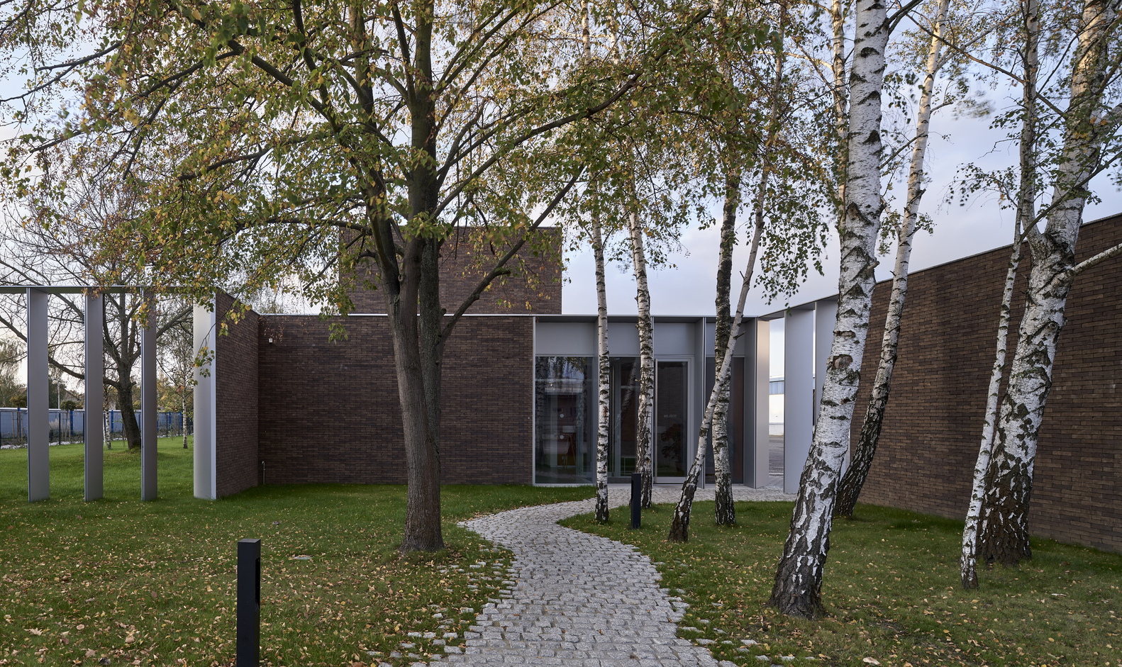 波兰办公楼丨詹姆斯&毛公司-10