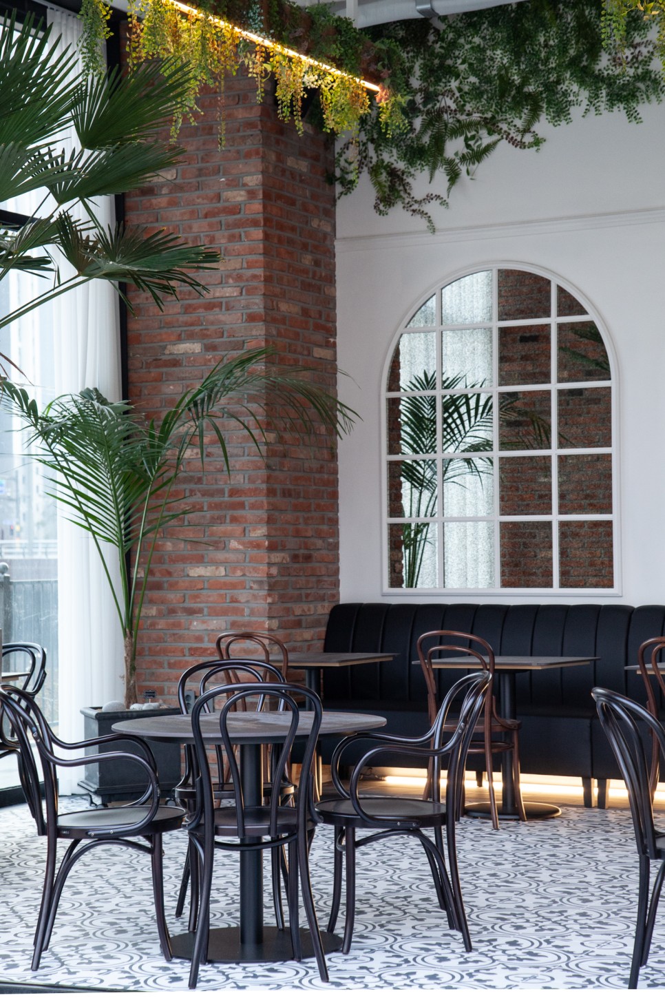 伦敦 45 平米小公寓，照明营造多元氛围-10