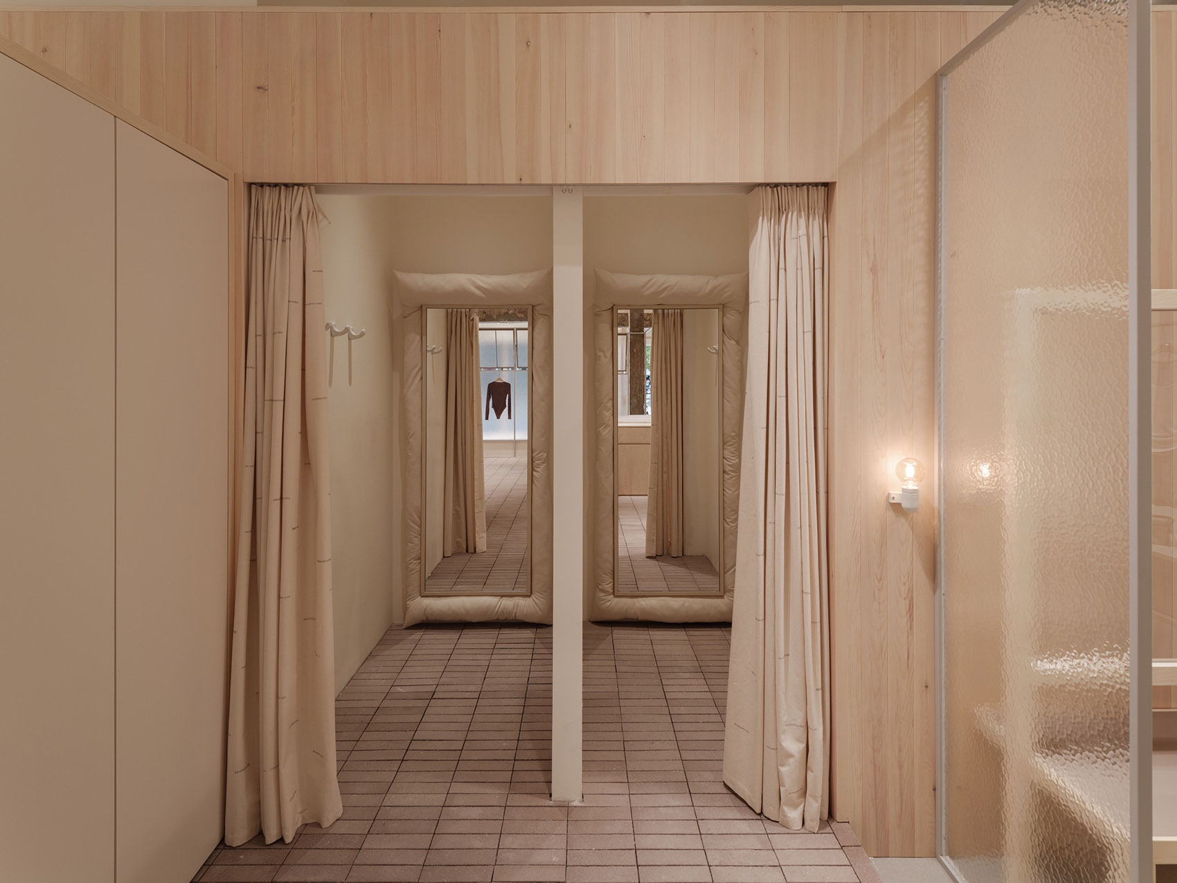 an action a day愚园路概念店,上海丨中国上海丨Woodo Studio(木斗设计)-30