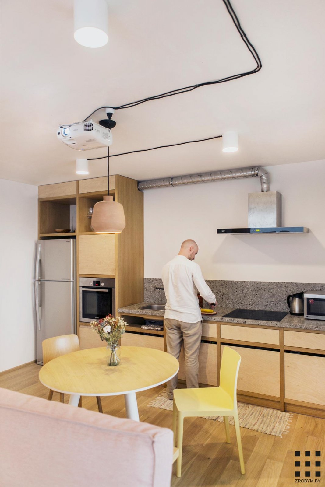 粉红与木，白俄罗斯46㎡单身公寓  Zrobym architects-9