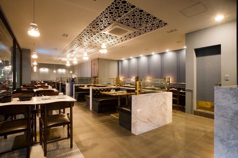 光场现代韩式餐厅设计-8