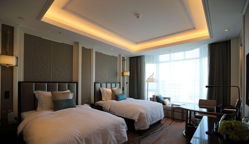 青岛温德姆酒店客房样板间 | 美式风格融入新中式元素-9
