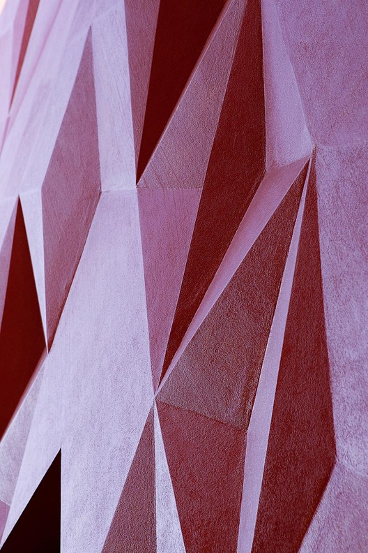 温柔的天才 · 重塑意大利古老城堡的现代设计-23