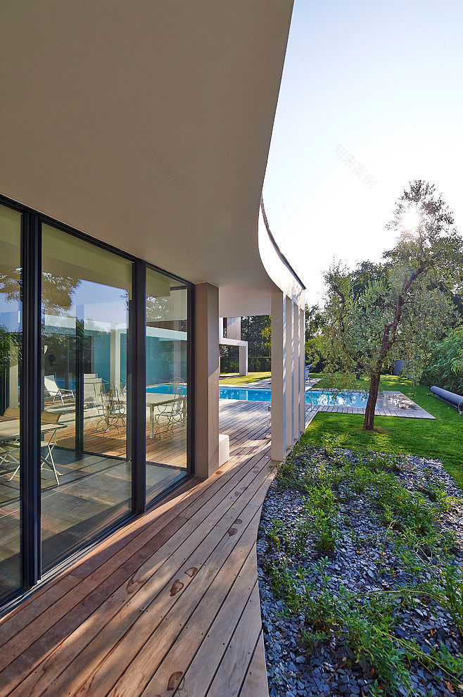 Hybre Architecte现代风格两层别墅丨法国-15