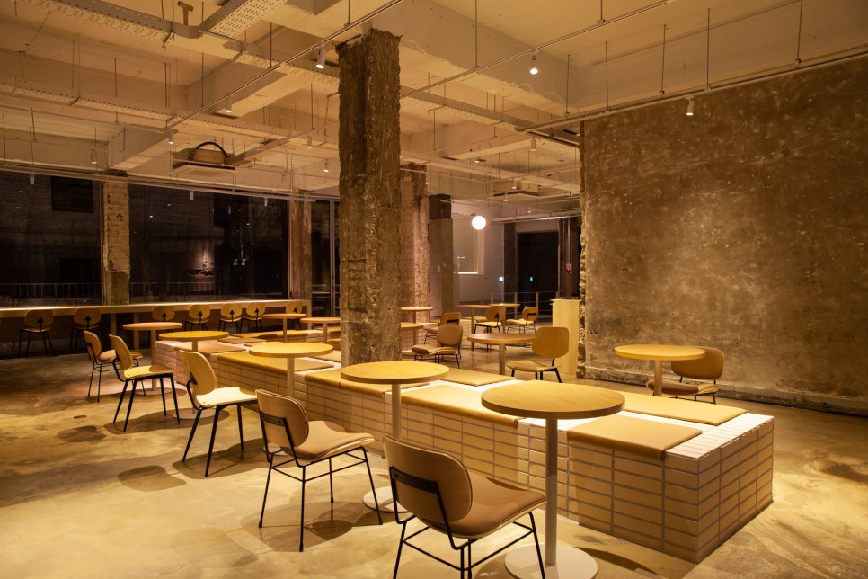 现代工业风 | 300 平米大型咖啡厅设计-15