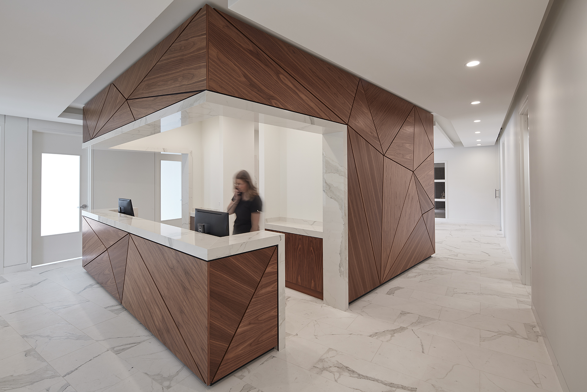 旋转立方体医疗中心-4