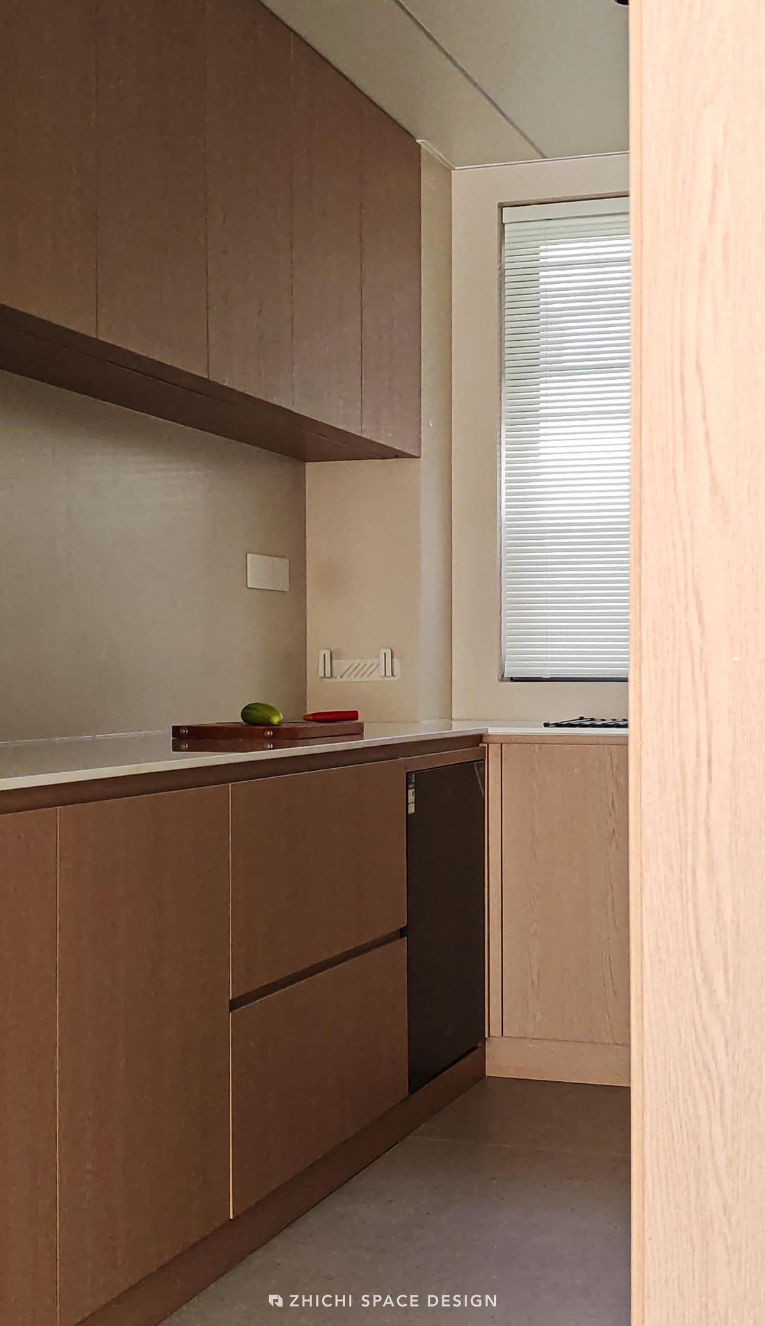 弧线隐去边界，墙体交错间藏起松弛与诗意-24