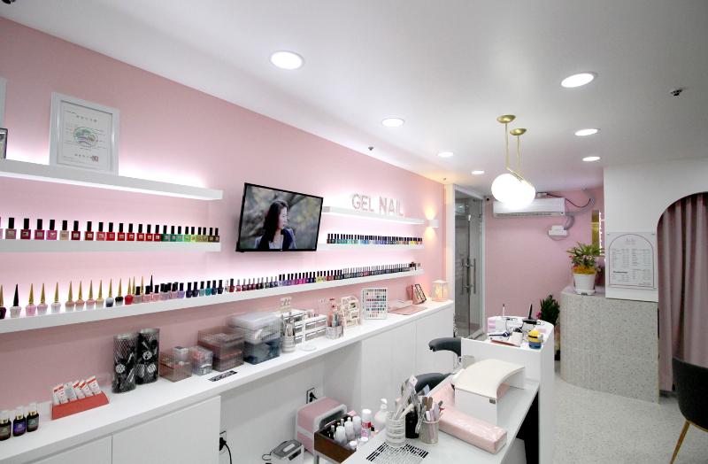 12 坪简约风店铺设计，用对色彩让空间更生动-2