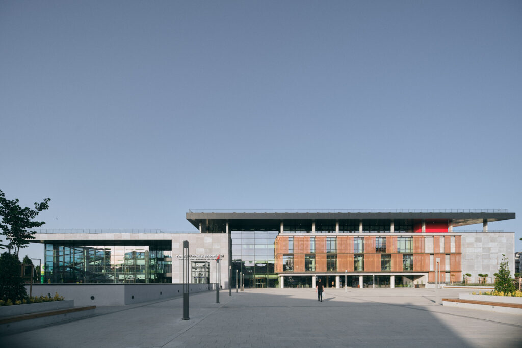 Çanakkale Belediyesi “Yeşil” Yerel Yönetim ve Kültür Merkezi Binası ve Yakın Çevresinin Düzenlenmesi Projesi - Arkitera-21