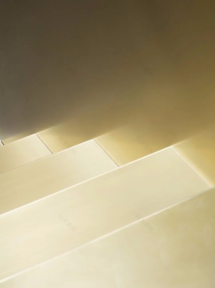 伦敦住宅的黄铜魅力-29