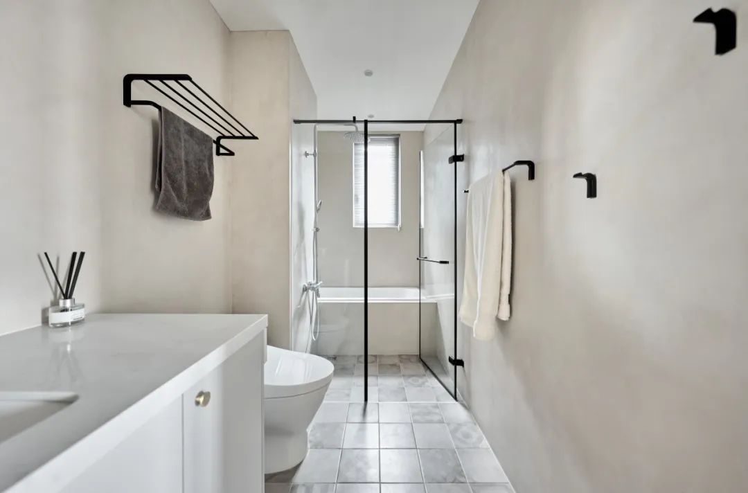 现代黑白灰搭配的北欧风住宅丨工作室-53