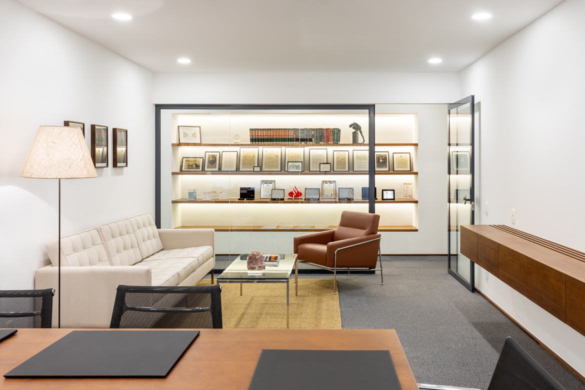 Ernesto Borges Advogados   Felipe Hess_files Felipe Hess-0