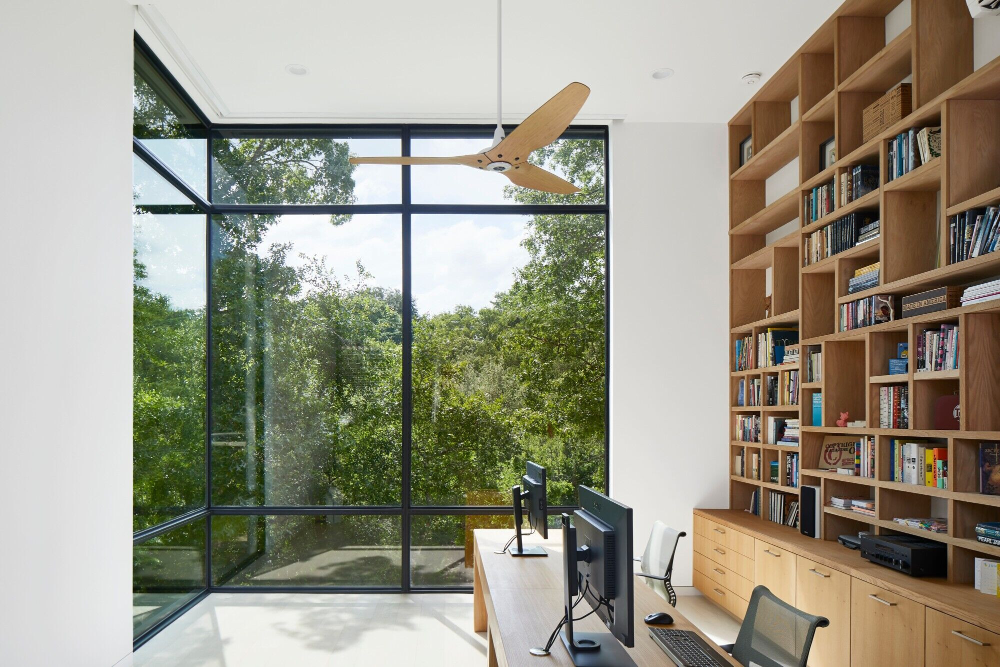 德州奥斯汀湖畔简约石 Glass Bridge 住宅-26