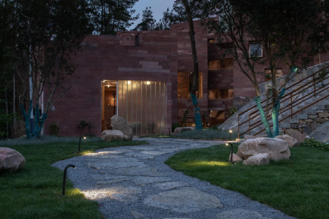 张家界山谷间的红色石屋丨中国张家界丨素建筑设计事务所-70