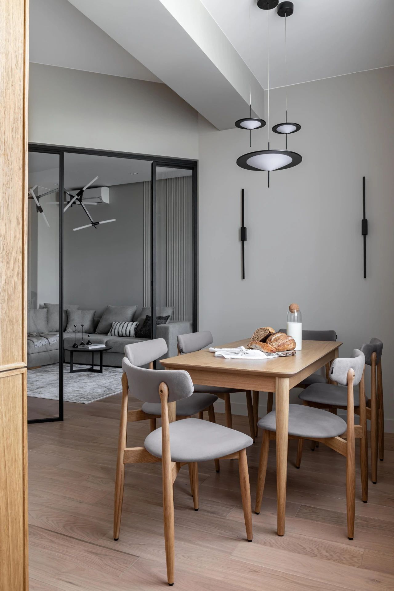 160㎡明亮温馨五人居设计-7