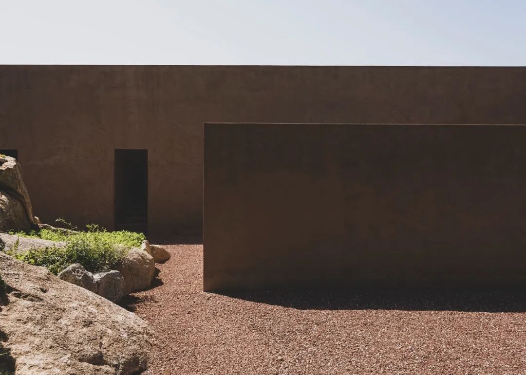 MORQ 建筑事务所打造简约纯粹的意大利海滨别墅-12