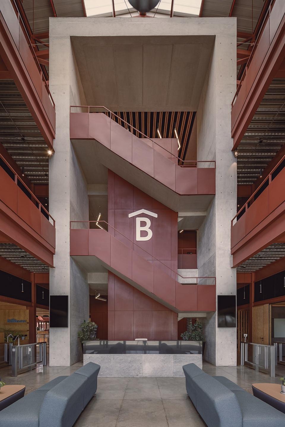 墨西哥 CBG 园区 | 钢筋混凝土与绿色花园的工业风范-26