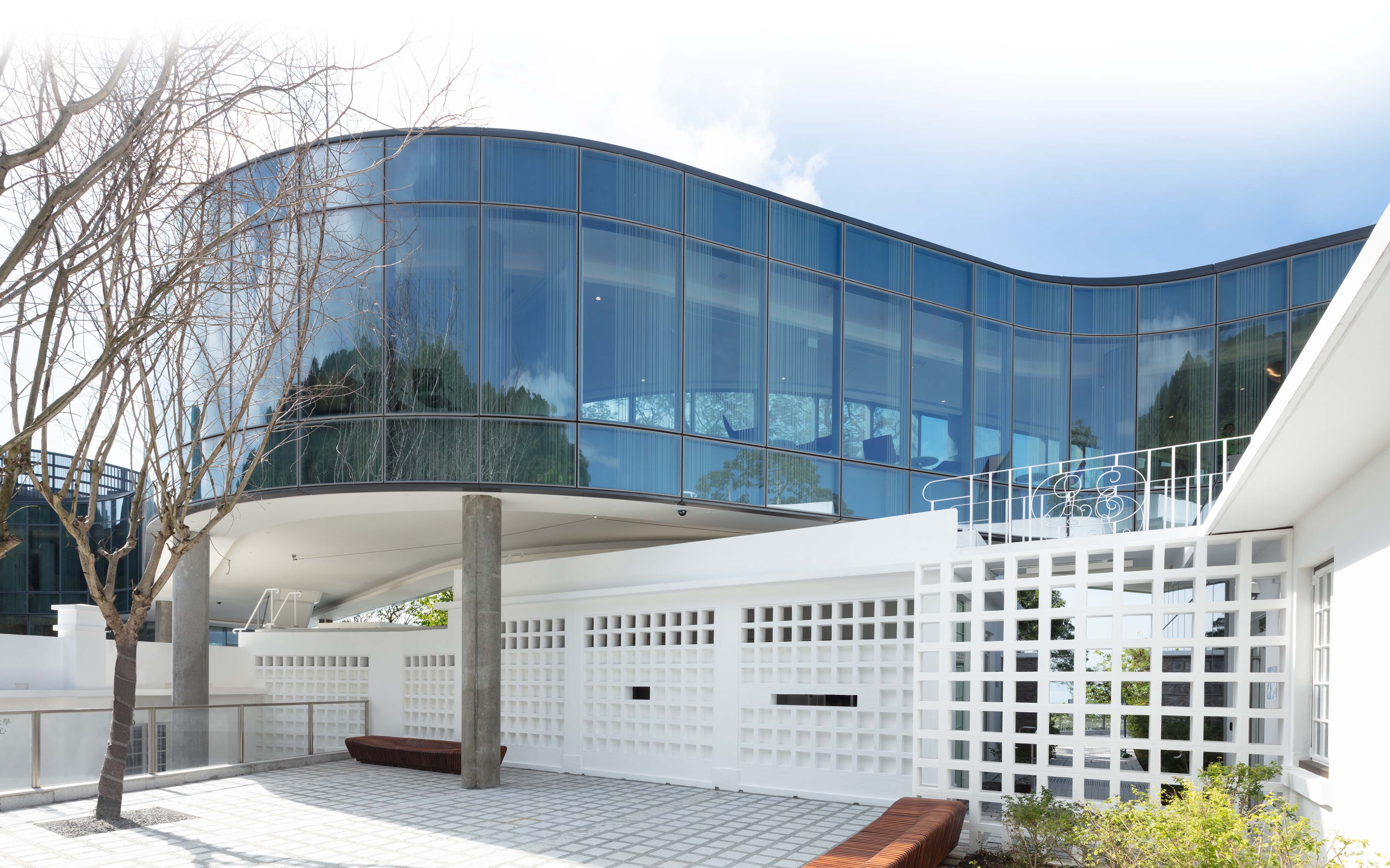 {{ project.post_title }}-10