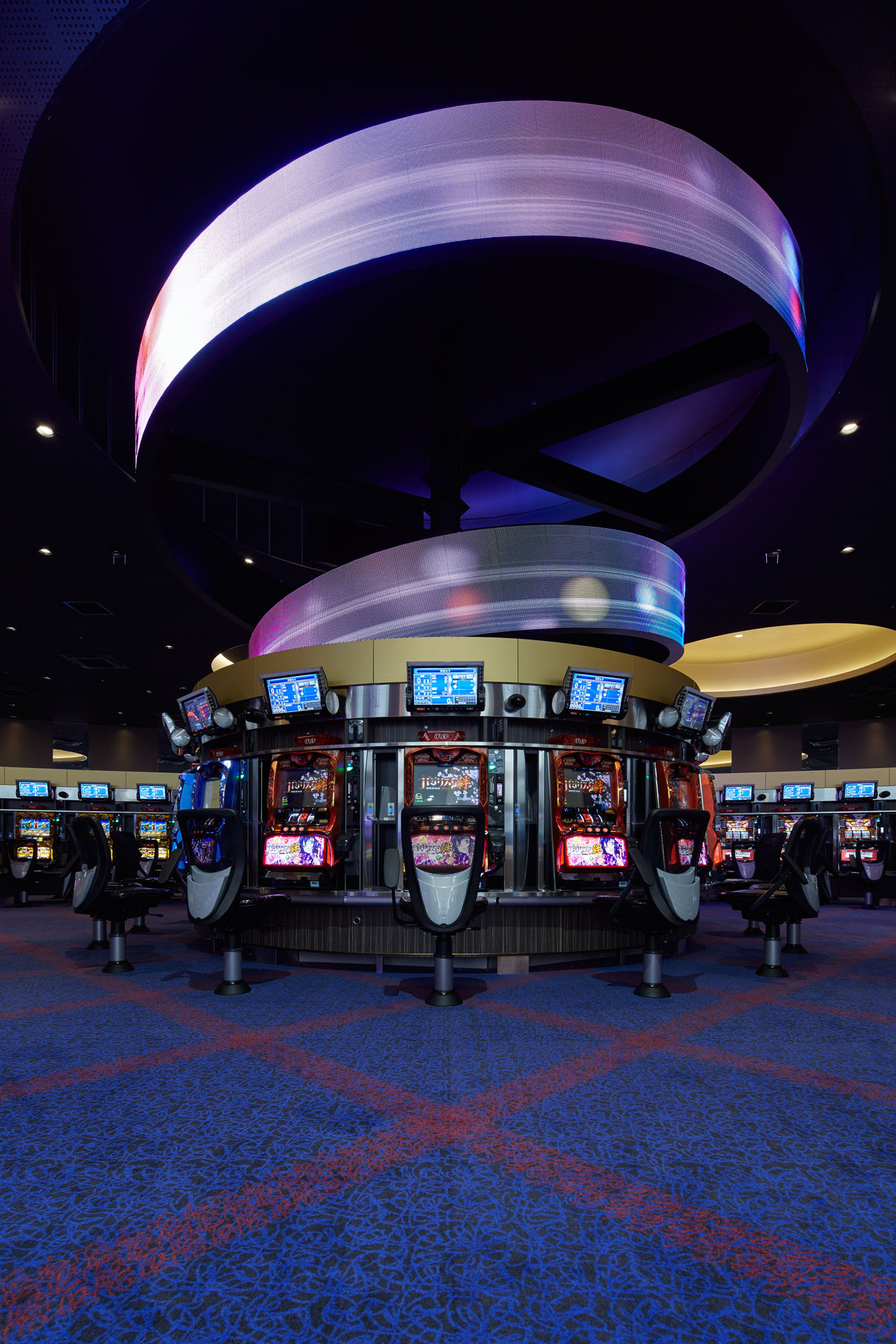 岩田太基 1333 号南美购物中心,田野中的现代标志-7