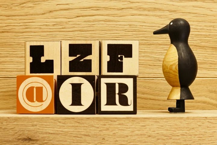 【展示空间】 米兰灯具照明展的LZF品牌展示空间-3